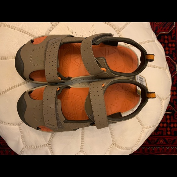 NWT boys Teva sport sandals. Brand new! 😎 - Picture 2 of 4